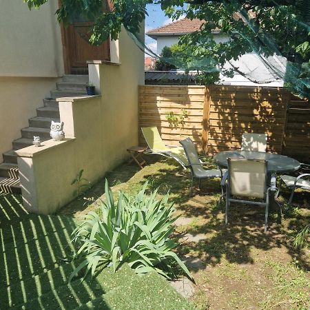 Appartement Independant Dans Maison Avec Jardinet, Au Calme Sérézin-du-Rhône Kültér fotó