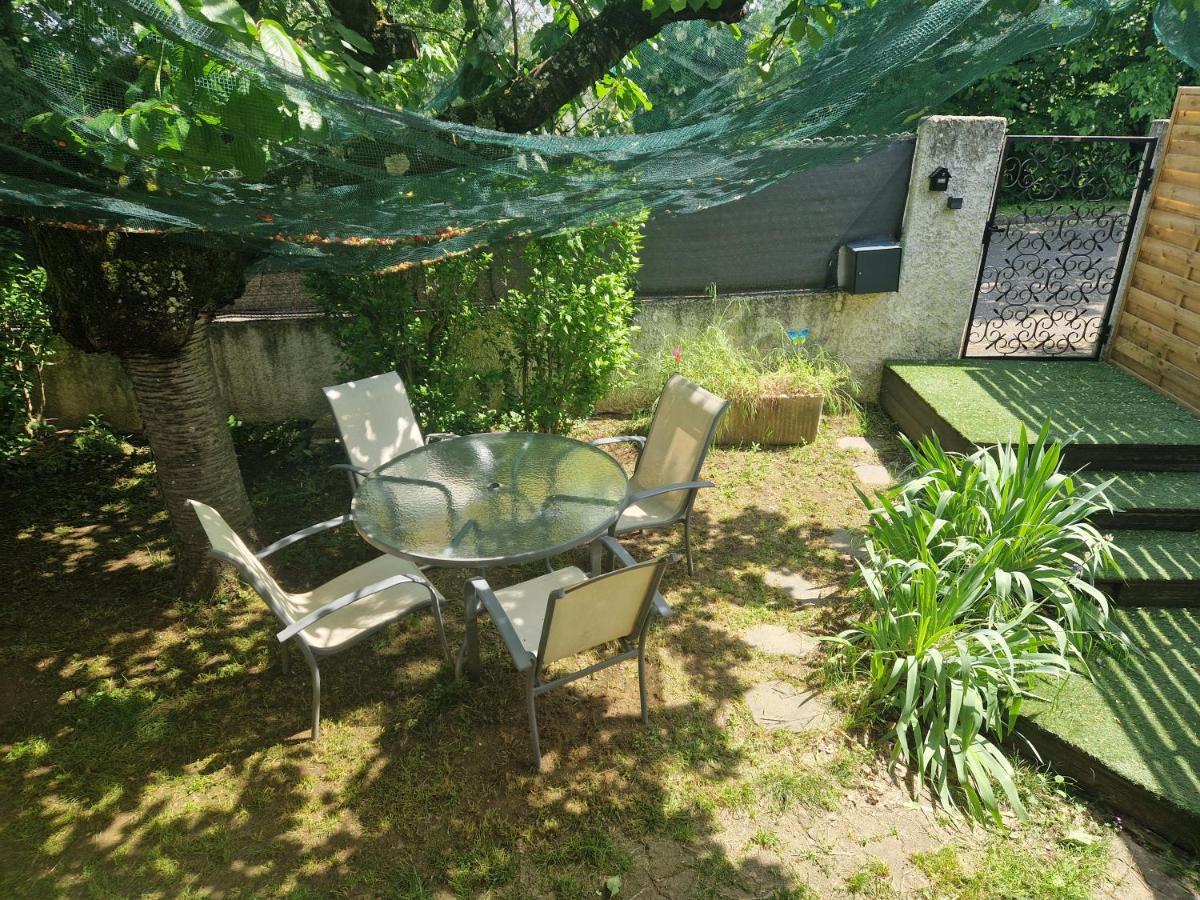 Appartement Independant Dans Maison Avec Jardinet, Au Calme Sérézin-du-Rhône Kültér fotó