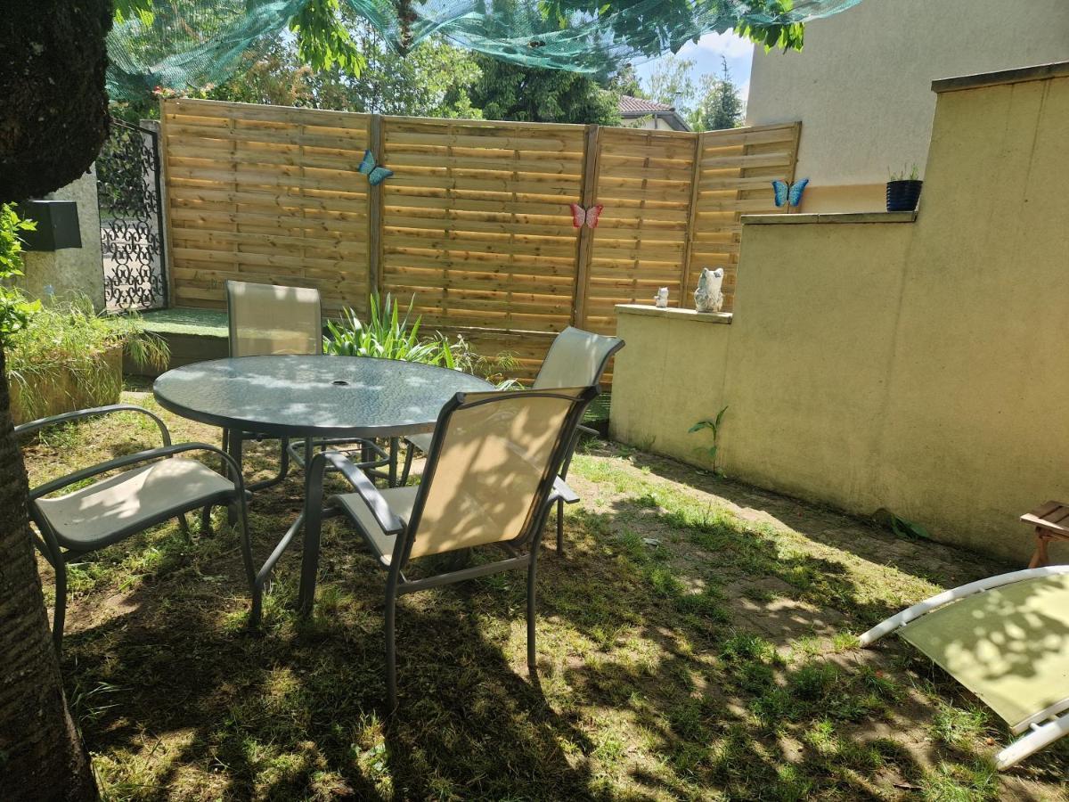 Appartement Independant Dans Maison Avec Jardinet, Au Calme Sérézin-du-Rhône Kültér fotó